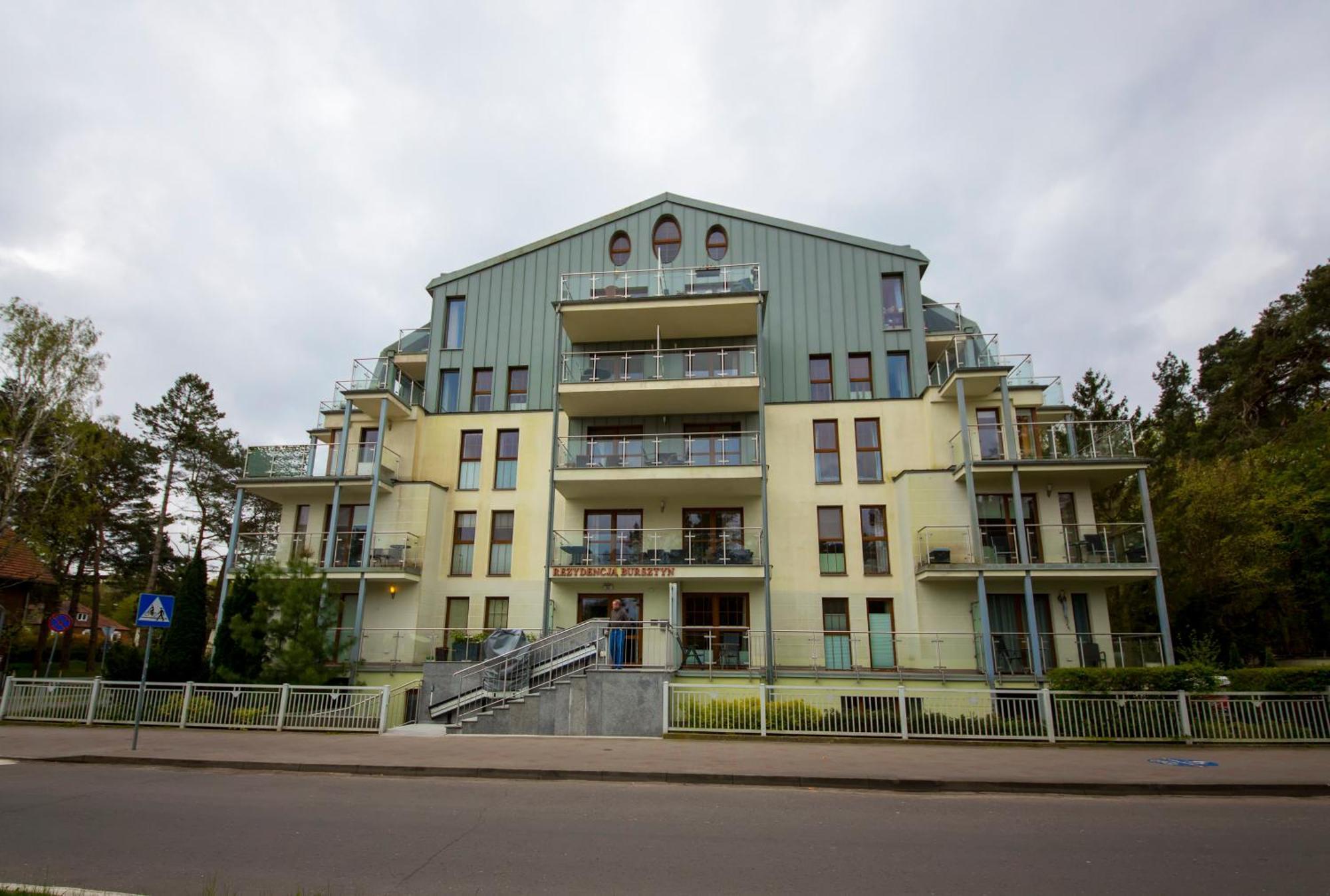 Wyspa Uznam Promenada Rezydencja Bursztyn シフィノウイシチェ エクステリア 写真